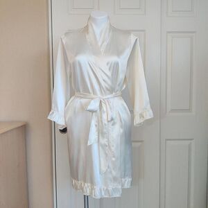 Vintage Flounce Sleeve Ruffle Hem Belted Satin Robe sz M